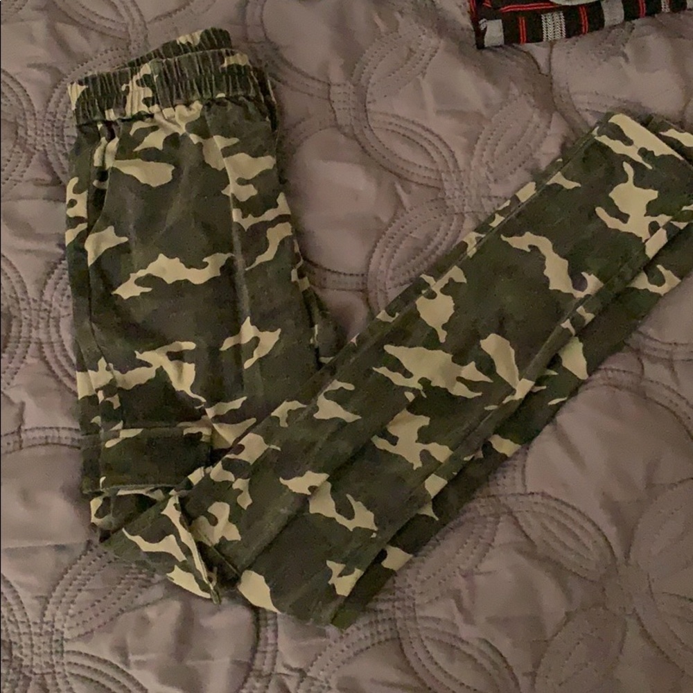 Camo pants